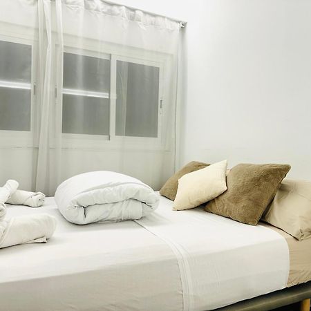 Avakian Suite Valencia Bagian luar foto