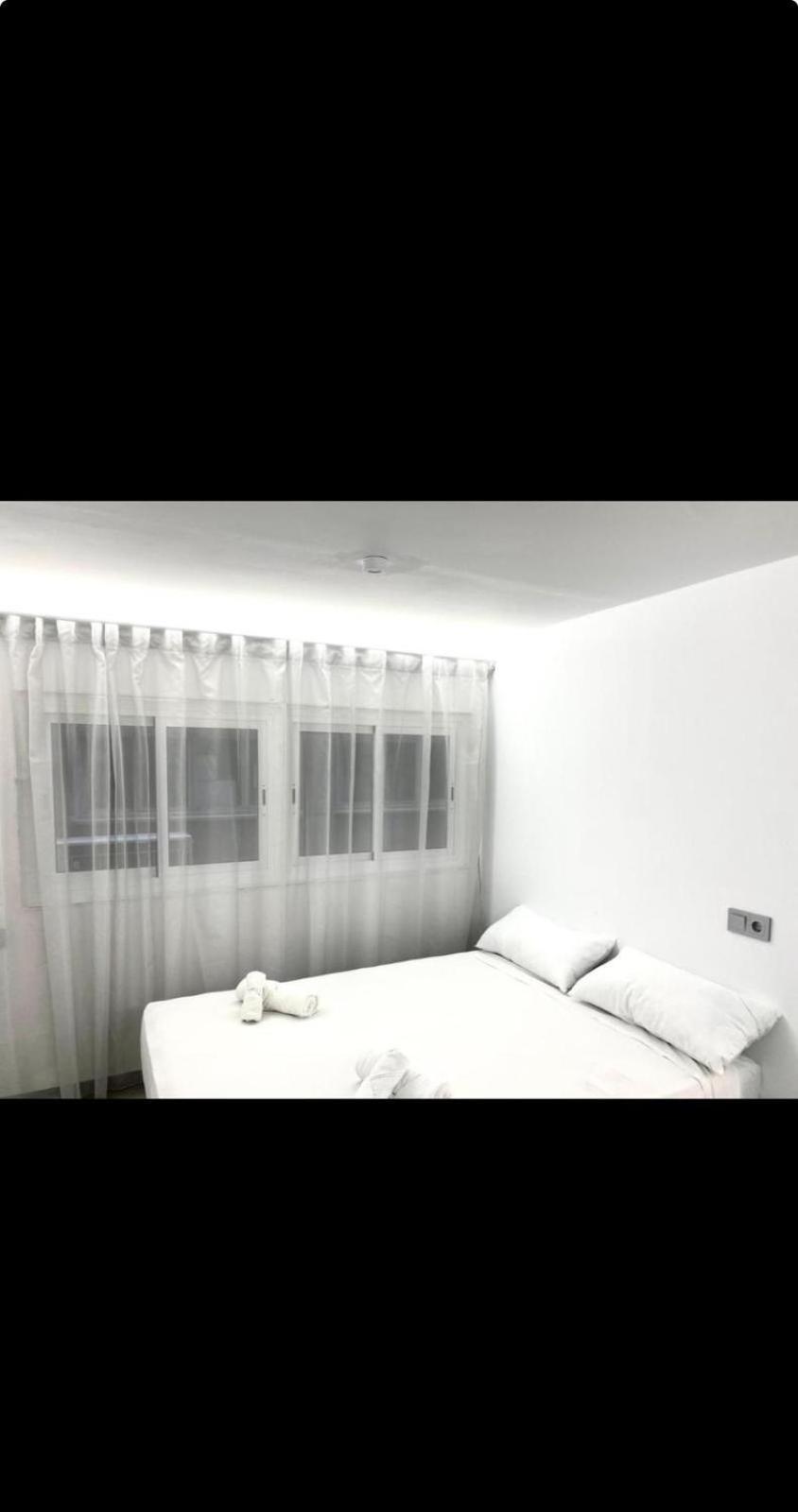 Avakian Suite Valencia Bagian luar foto