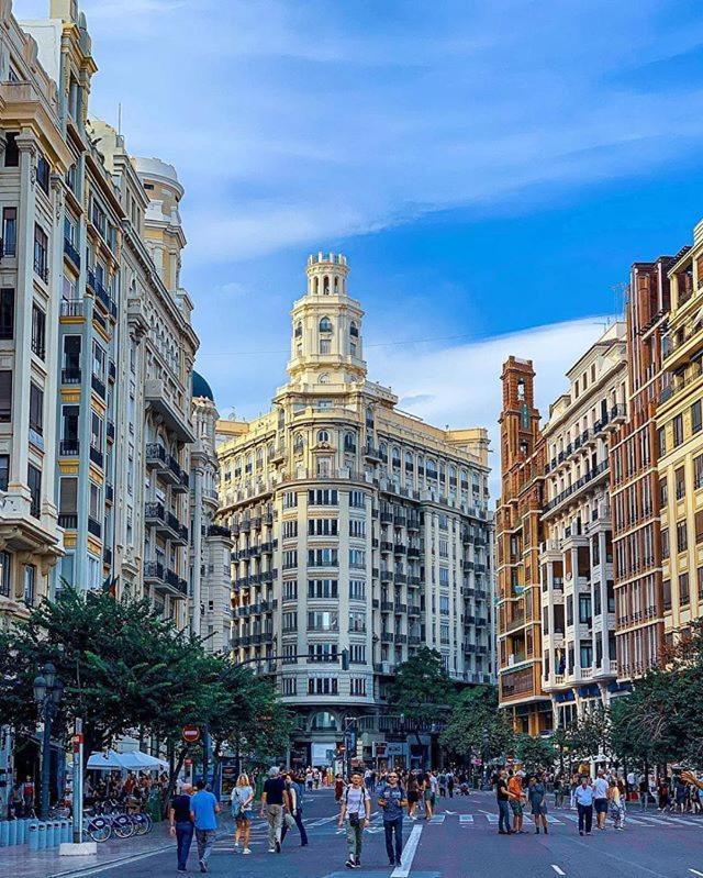 Avakian Suite Valencia Bagian luar foto