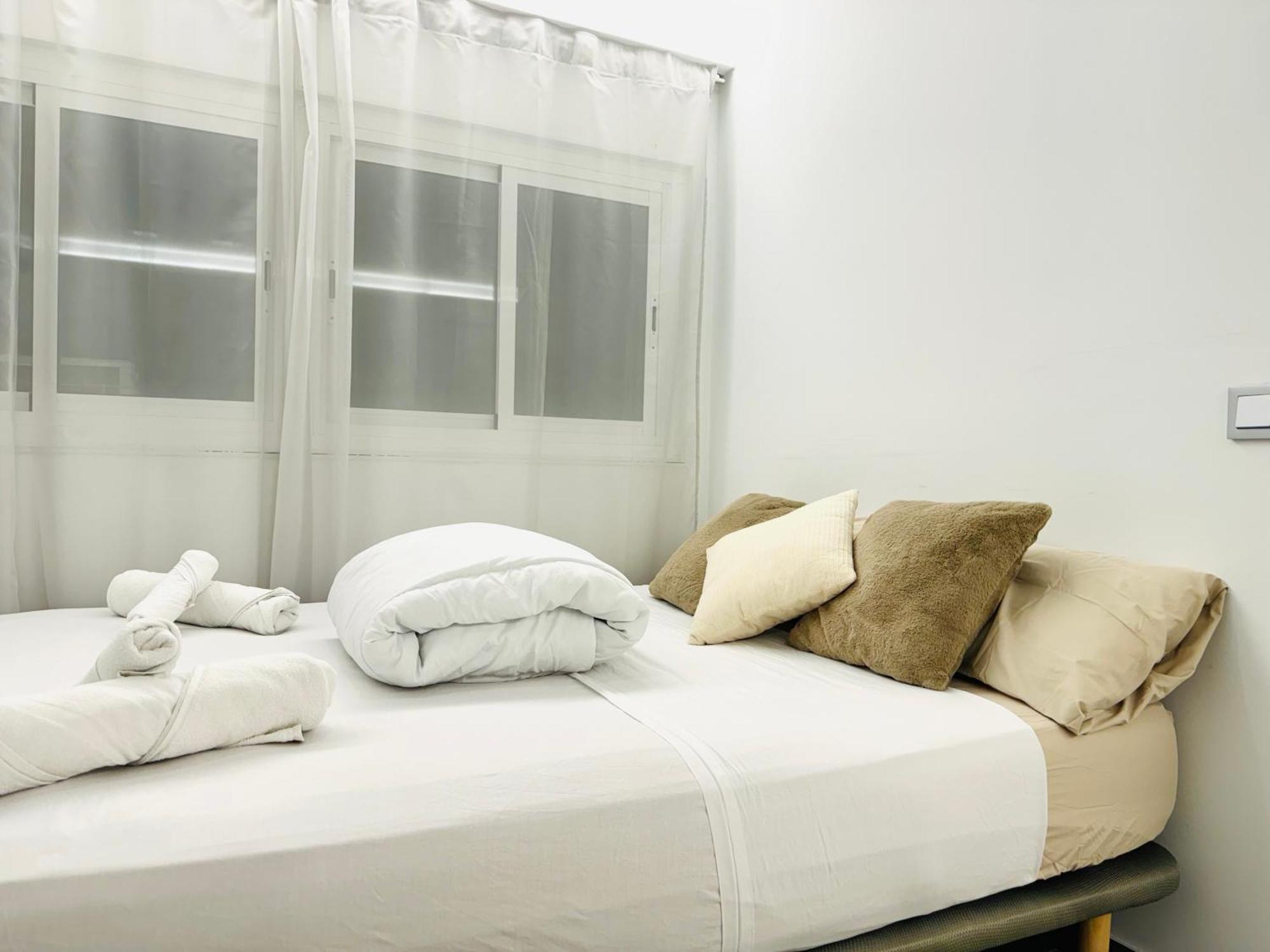 Avakian Suite Valencia Bagian luar foto