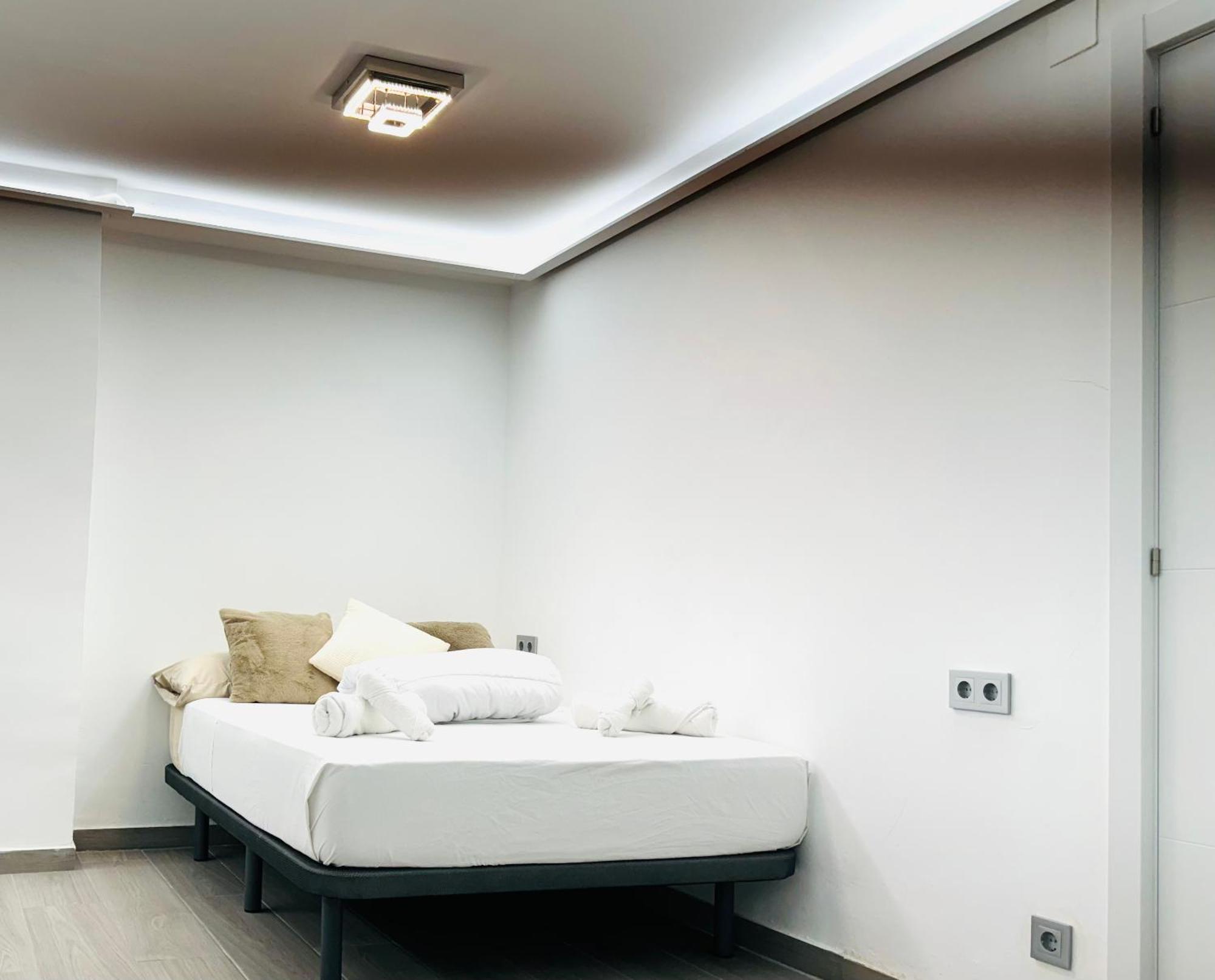 Avakian Suite Valencia Bagian luar foto